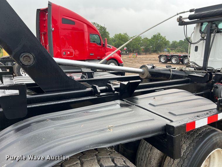 image for item DS3028 2018 Freightliner  M2 106 hook lift truck