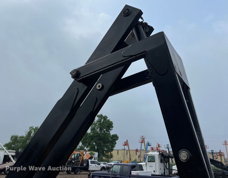 image for item DS3028 2018 Freightliner  M2 106 hook lift truck