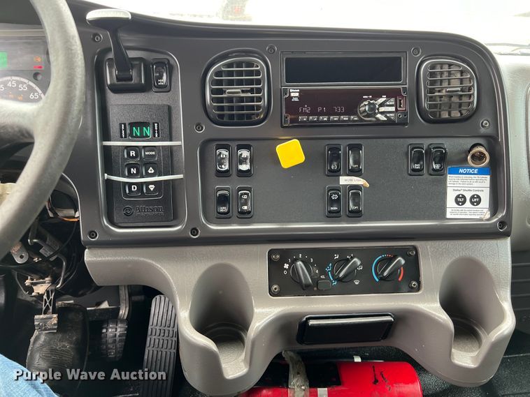 image for item DS3028 2018 Freightliner  M2 106 hook lift truck