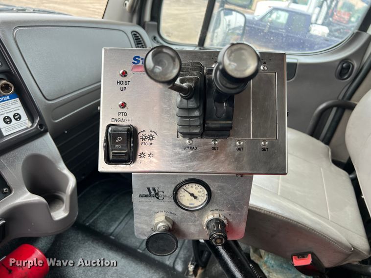 image for item DS3028 2018 Freightliner  M2 106 hook lift truck