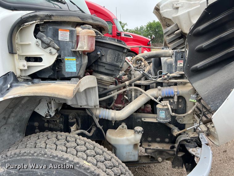 image for item DS3028 2018 Freightliner  M2 106 hook lift truck