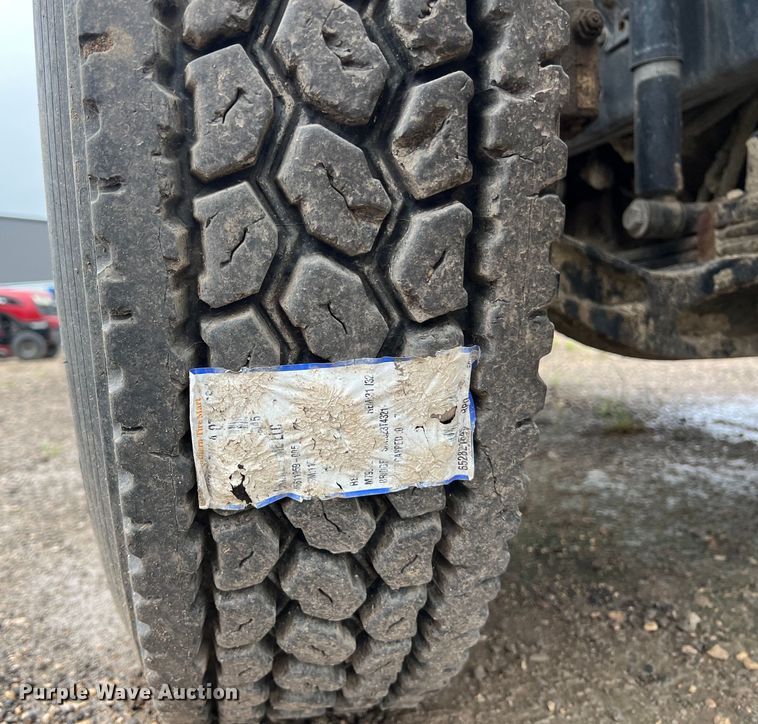 image for item DS3028 2018 Freightliner  M2 106 hook lift truck