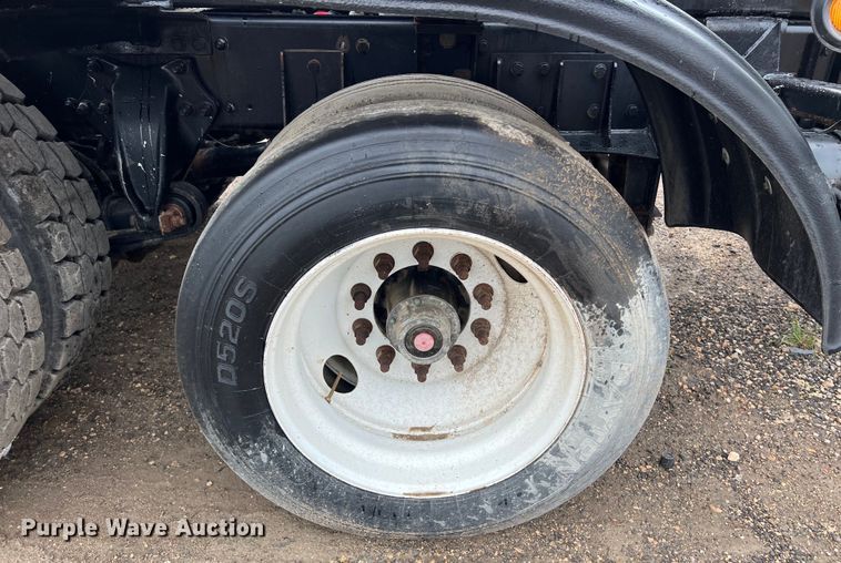 image for item DS3028 2018 Freightliner  M2 106 hook lift truck