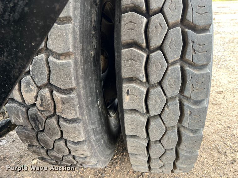 image for item DS3028 2018 Freightliner  M2 106 hook lift truck