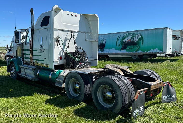 image for item DS4151 2016 Western Star 4900EX semi truck