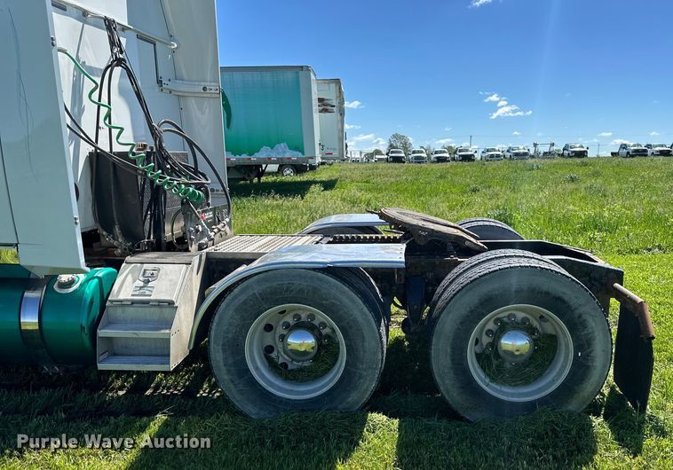 image for item DS4151 2016 Western Star 4900EX semi truck
