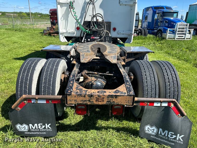 image for item DS4151 2016 Western Star 4900EX semi truck