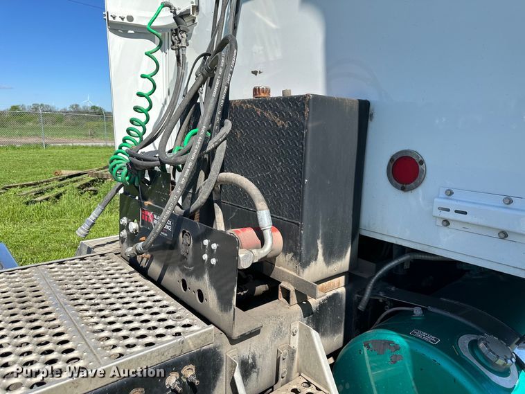 image for item DS4151 2016 Western Star 4900EX semi truck