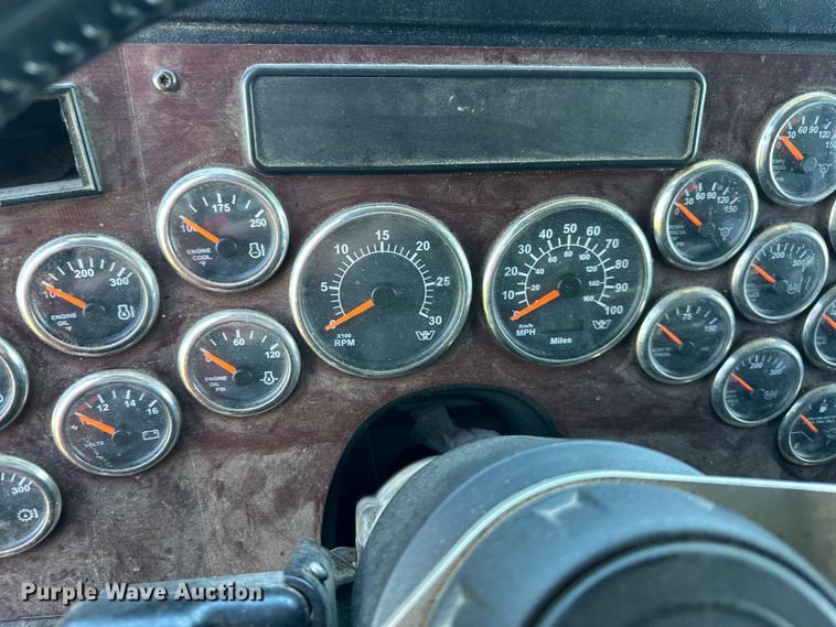 image for item DS4151 2016 Western Star 4900EX semi truck