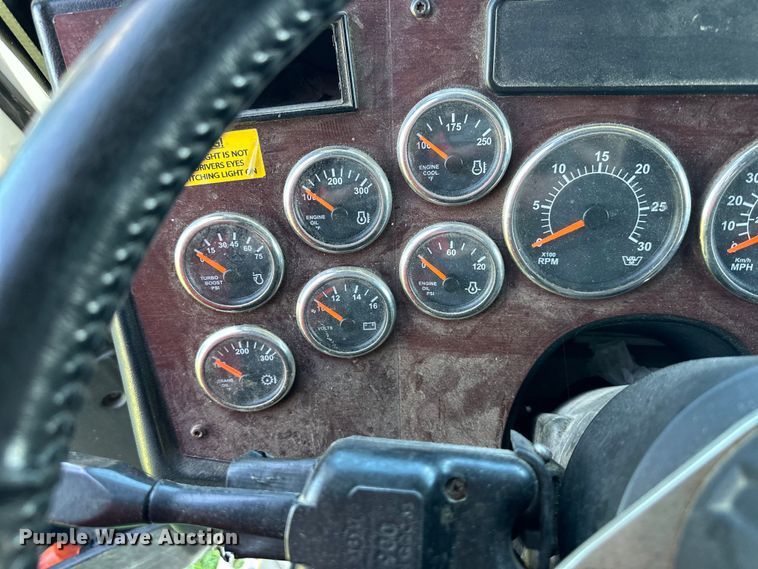 image for item DS4151 2016 Western Star 4900EX semi truck