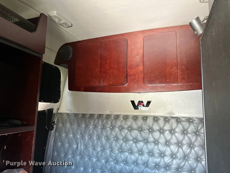 image for item DS4151 2016 Western Star 4900EX semi truck