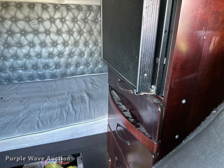 image for item DS4151 2016 Western Star 4900EX semi truck