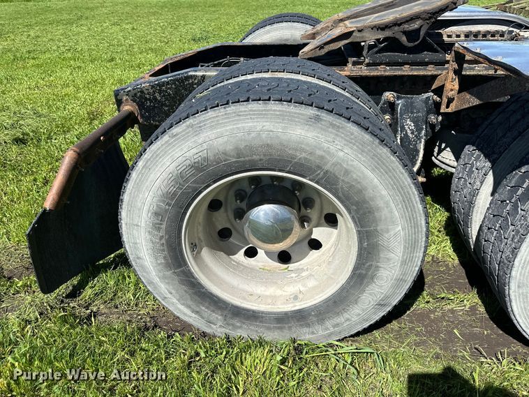 image for item DS4151 2016 Western Star 4900EX semi truck
