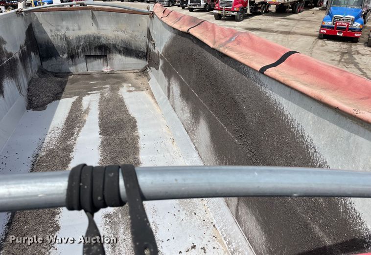 image for item DS5474 1990 Palmer  end dump trailer