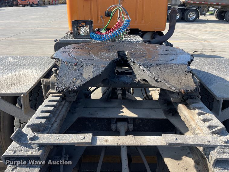 image for item DS5489 1995 International 2674 semi truck