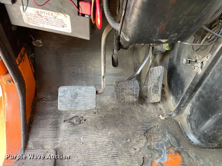 image for item DS5489 1995 International 2674 semi truck