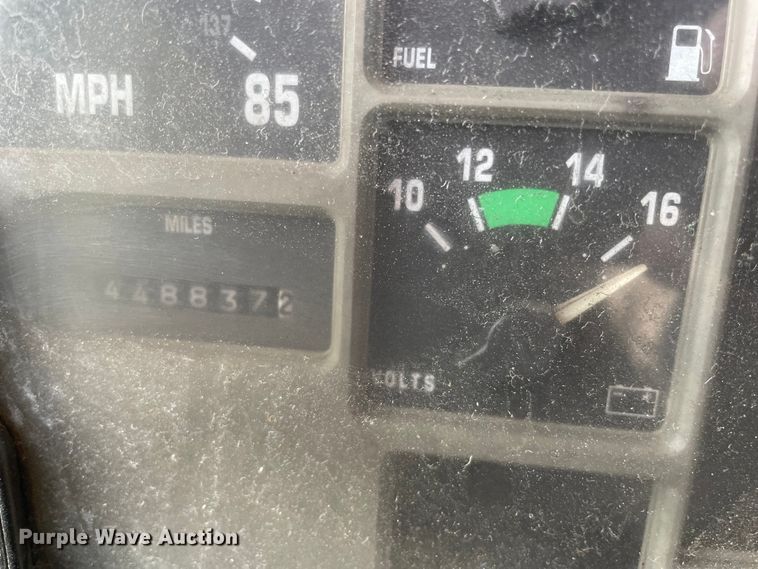 image for item DS5489 1995 International 2674 semi truck