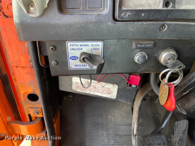 image for item DS5489 1995 International 2674 semi truck