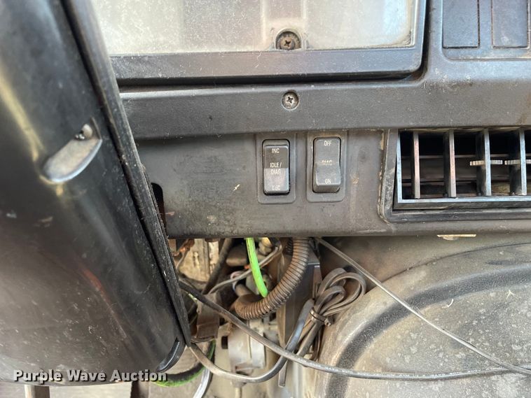 image for item DS5489 1995 International 2674 semi truck