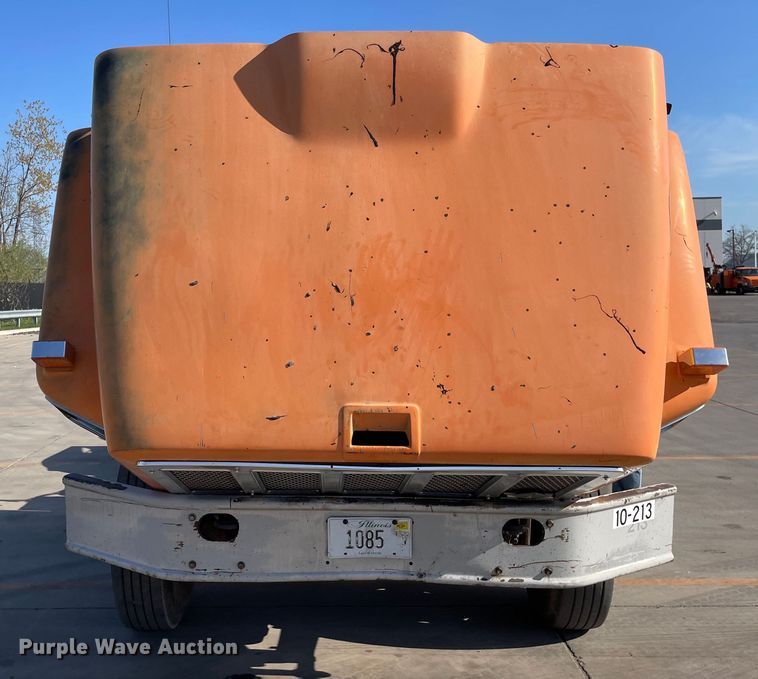 image for item DS5489 1995 International 2674 semi truck