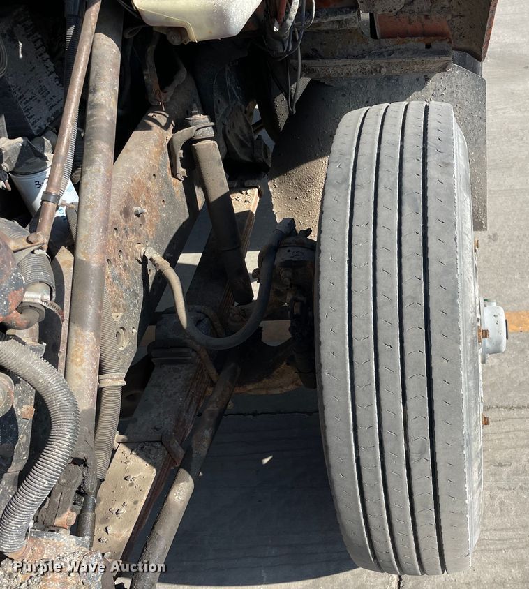 image for item DS5489 1995 International 2674 semi truck