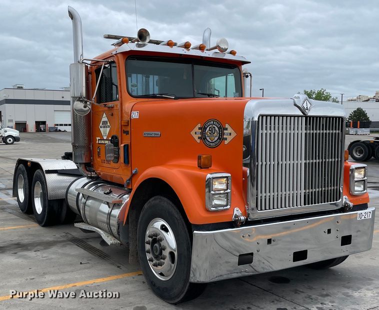 image for item DS5490 1997 International 9200 semi truck