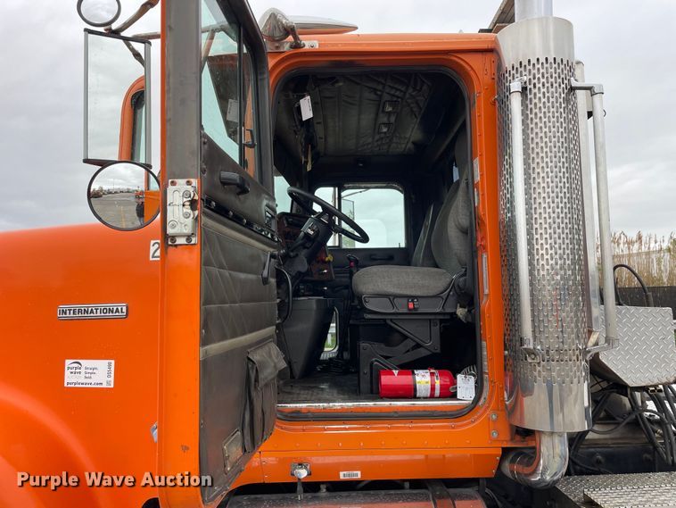 image for item DS5490 1997 International 9200 semi truck