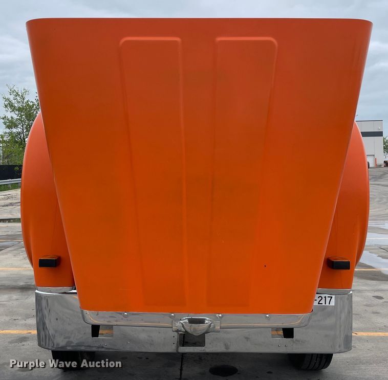 image for item DS5490 1997 International 9200 semi truck