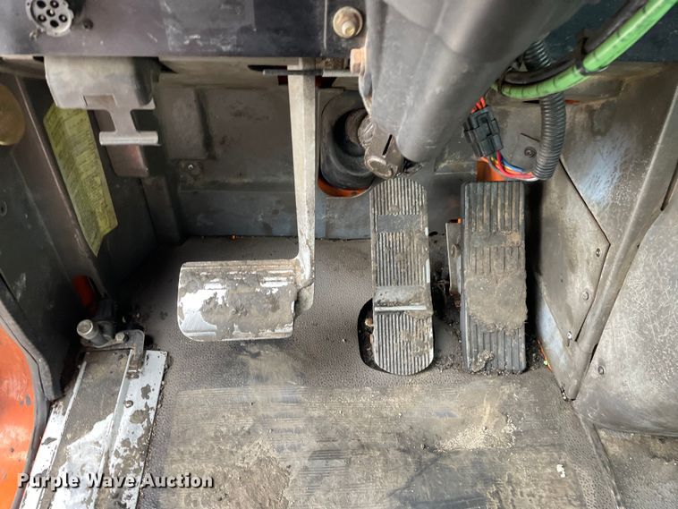 image for item DS5491 1998 International 9300 semi truck