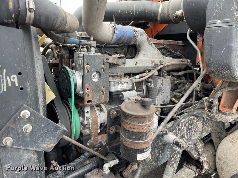 image for item DS5491 1998 International 9300 semi truck