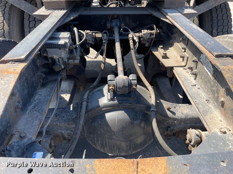 image for item DS5502 1999 International  2674 semi truck