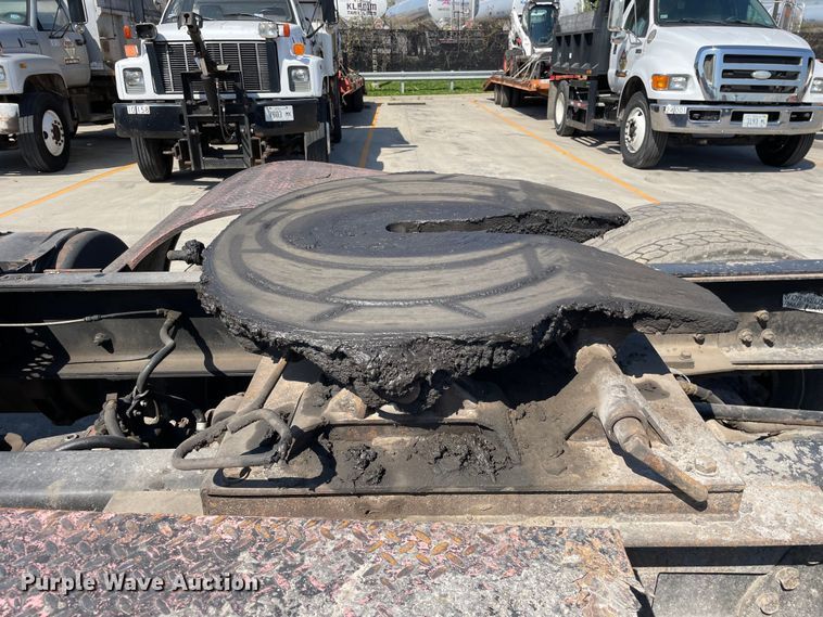 image for item DS5502 1999 International  2674 semi truck