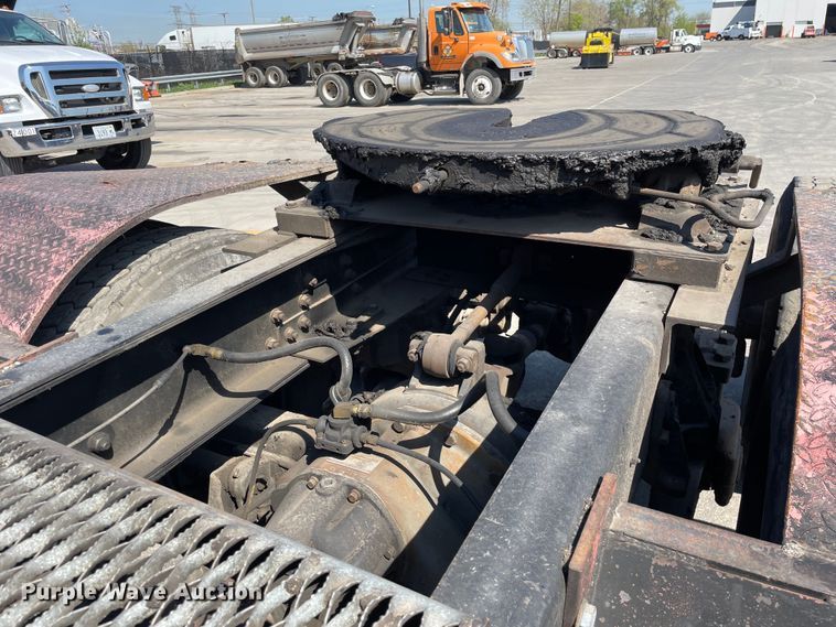 image for item DS5502 1999 International  2674 semi truck