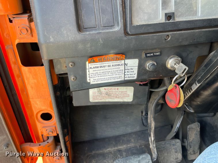 image for item DS5502 1999 International  2674 semi truck