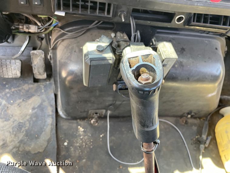 image for item DS5502 1999 International  2674 semi truck