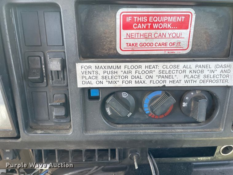 image for item DS5502 1999 International  2674 semi truck