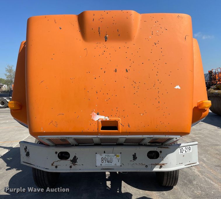 image for item DS5502 1999 International  2674 semi truck