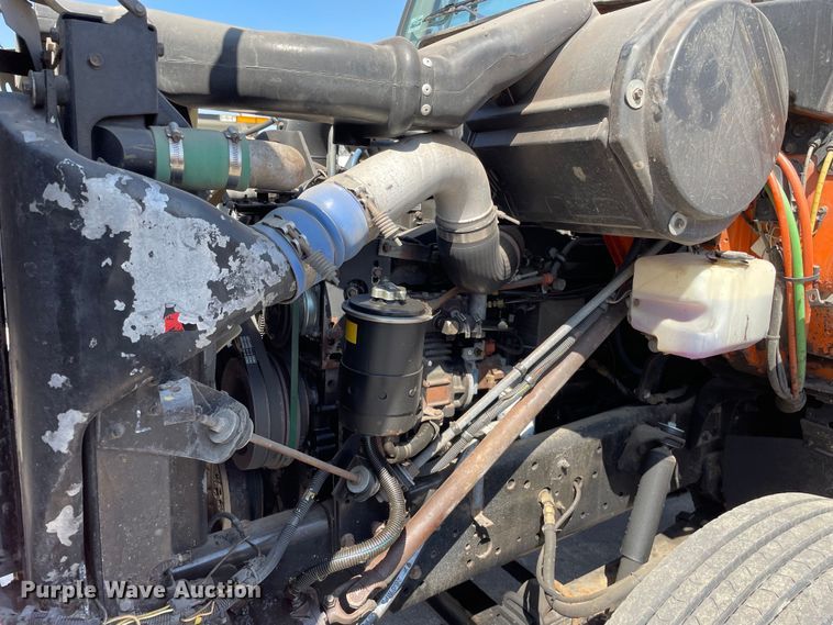 image for item DS5502 1999 International  2674 semi truck