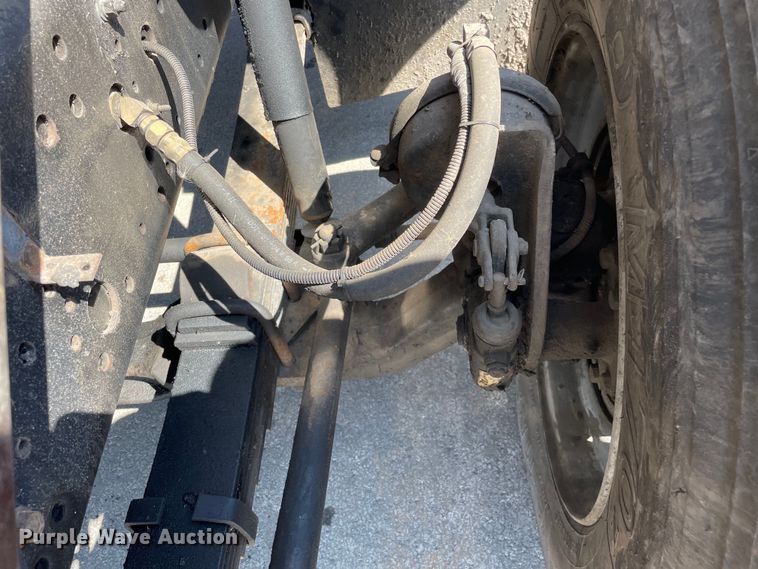 image for item DS5502 1999 International  2674 semi truck