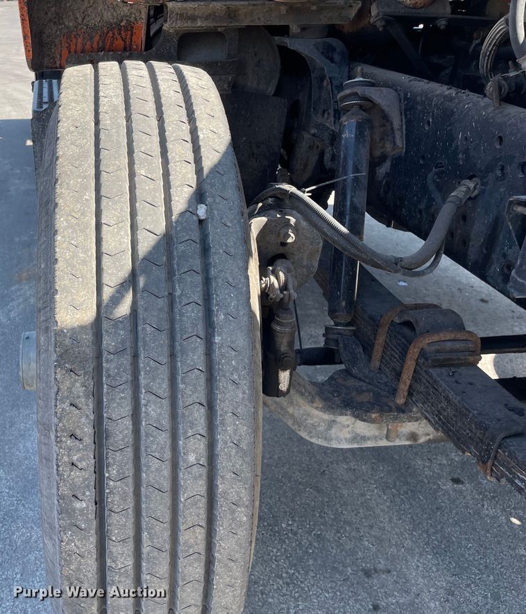 image for item DS5502 1999 International  2674 semi truck