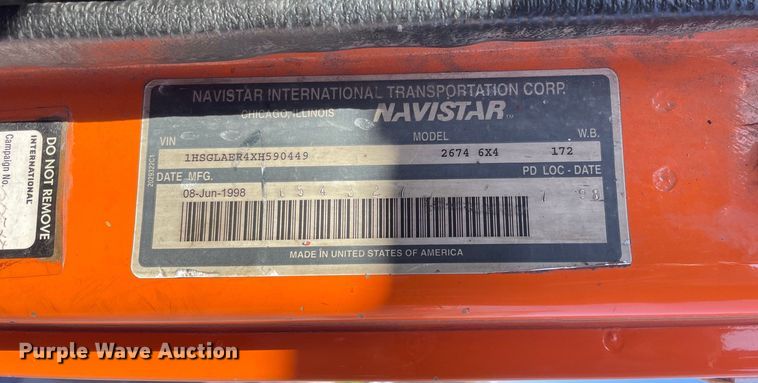 image for item DS5502 1999 International  2674 semi truck