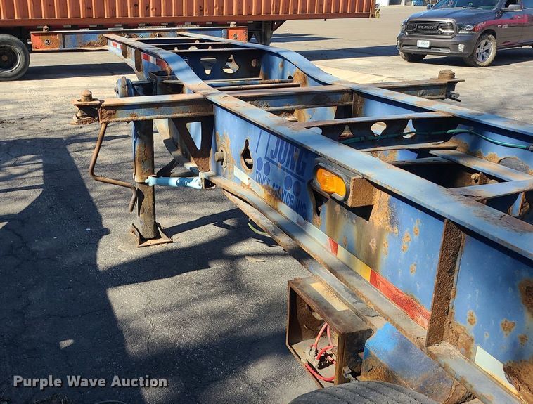 image for item DS7319 2006 Chassis King   container trailer