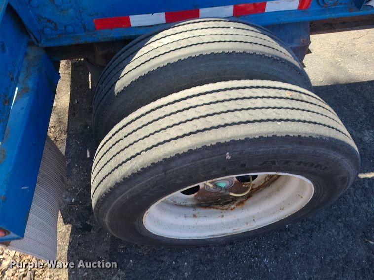 image for item DS7319 2006 Chassis King   container trailer