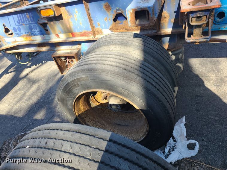 image for item DS7319 2006 Chassis King   container trailer