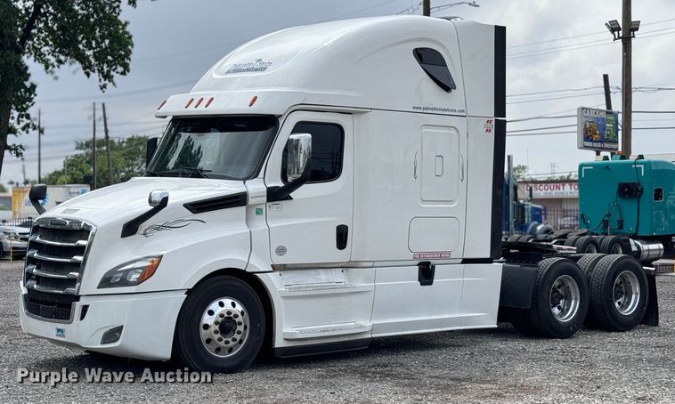 image for item DU3007 2020 Freightliner  Cascadia  semi truck