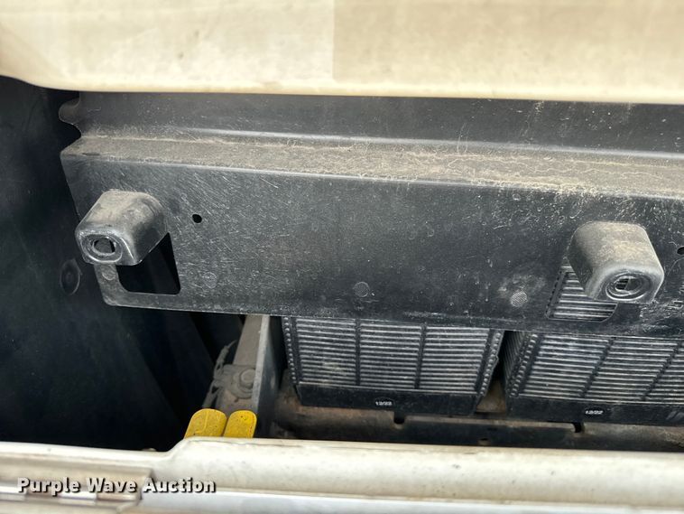 image for item DU3007 2020 Freightliner  Cascadia  semi truck