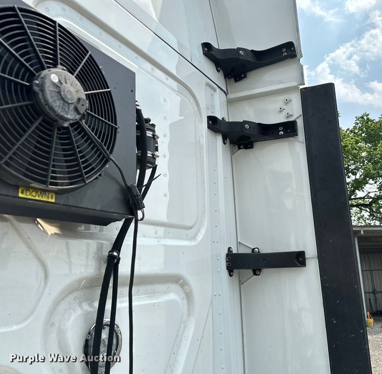 image for item DU3007 2020 Freightliner  Cascadia  semi truck