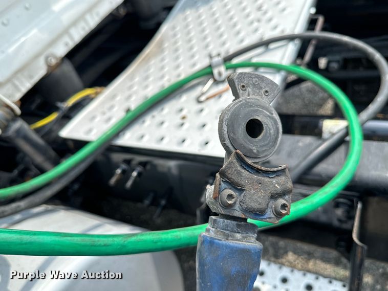 image for item DU3007 2020 Freightliner  Cascadia  semi truck