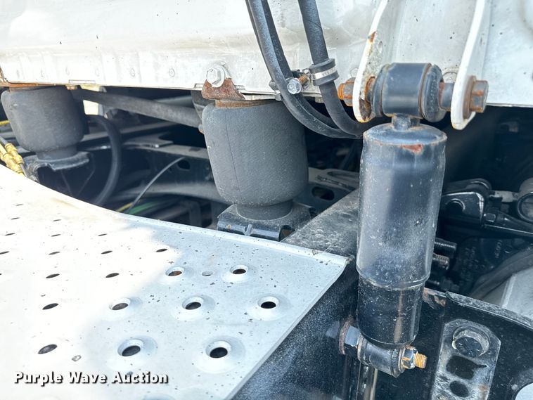 image for item DU3007 2020 Freightliner  Cascadia  semi truck