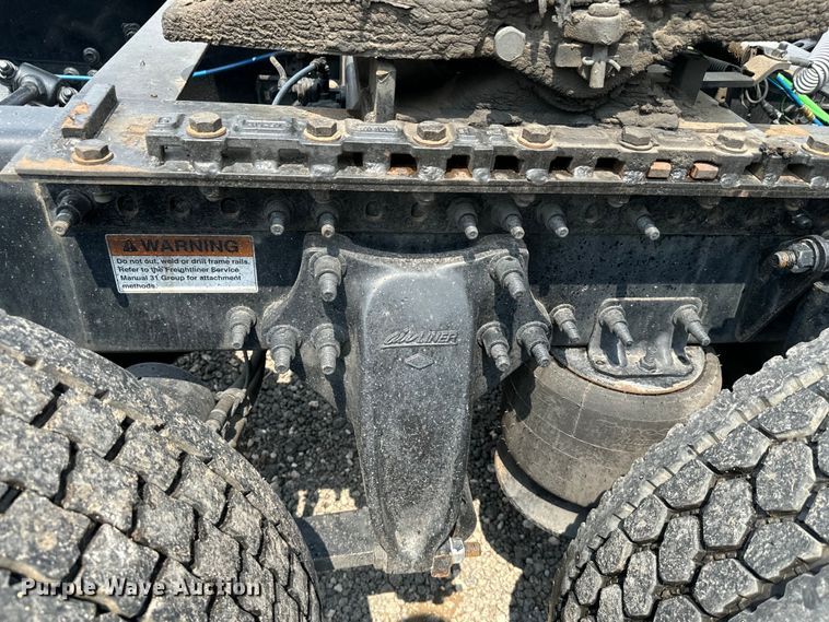 image for item DU3007 2020 Freightliner  Cascadia  semi truck